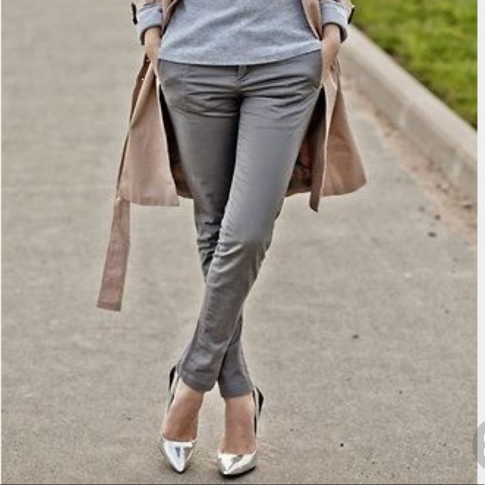 Silver pointy pumps